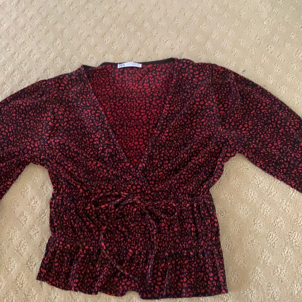 Zara long sleeve animal print cropped blouse